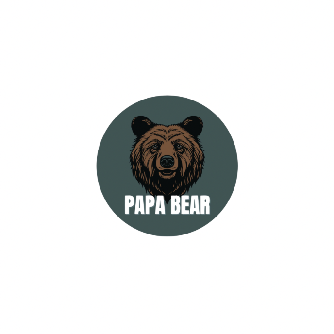 Circular sticker with the words Papa Bear and a Bear head on a blue background